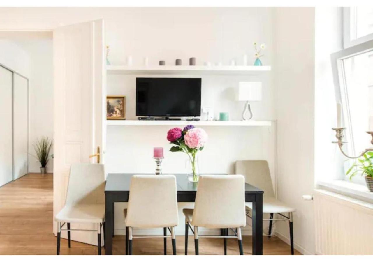 Apartamento Luxurious And Bright, 5 Min To City Center Viena Exterior foto