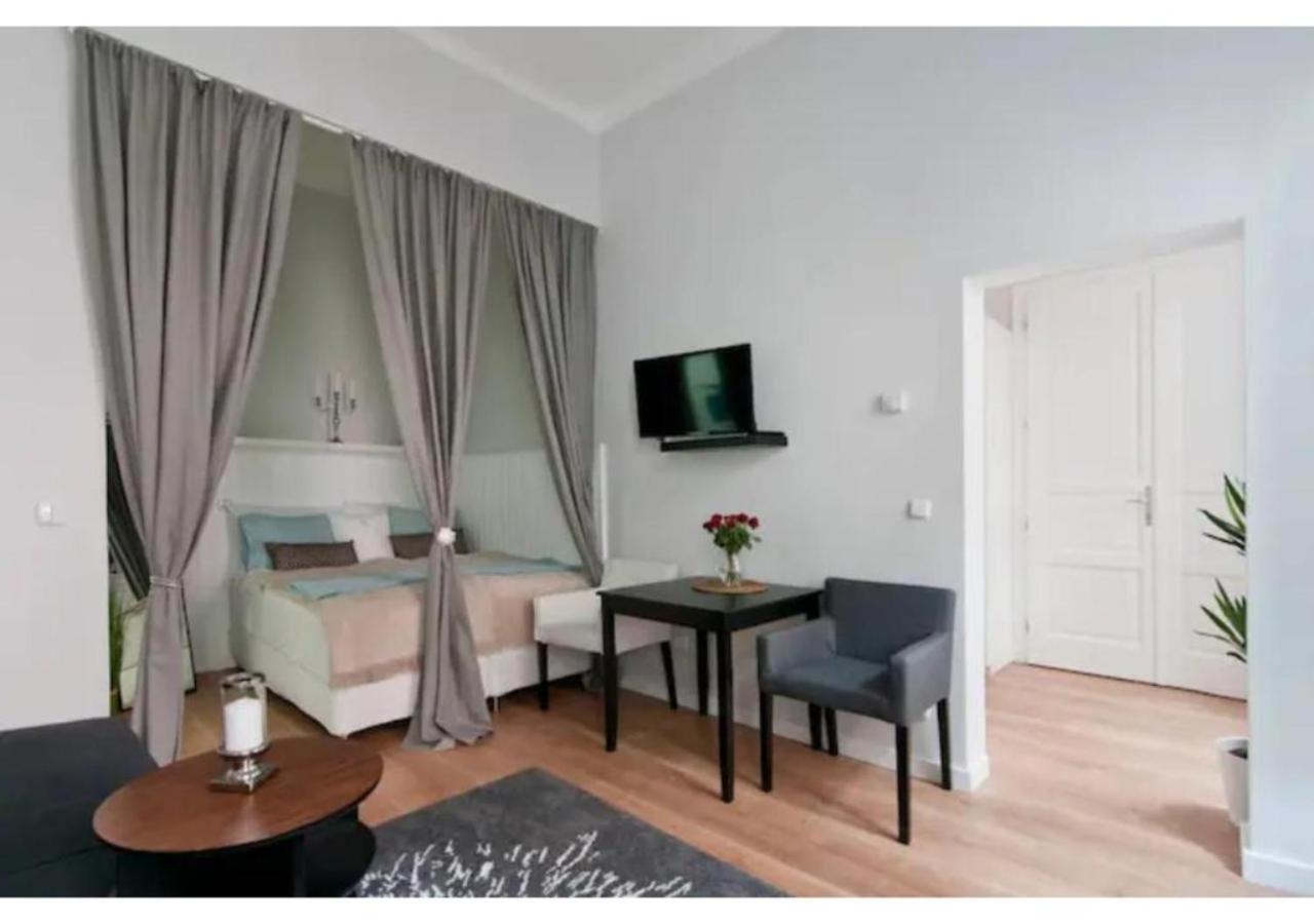 Apartamento Luxurious And Bright, 5 Min To City Center Viena Exterior foto