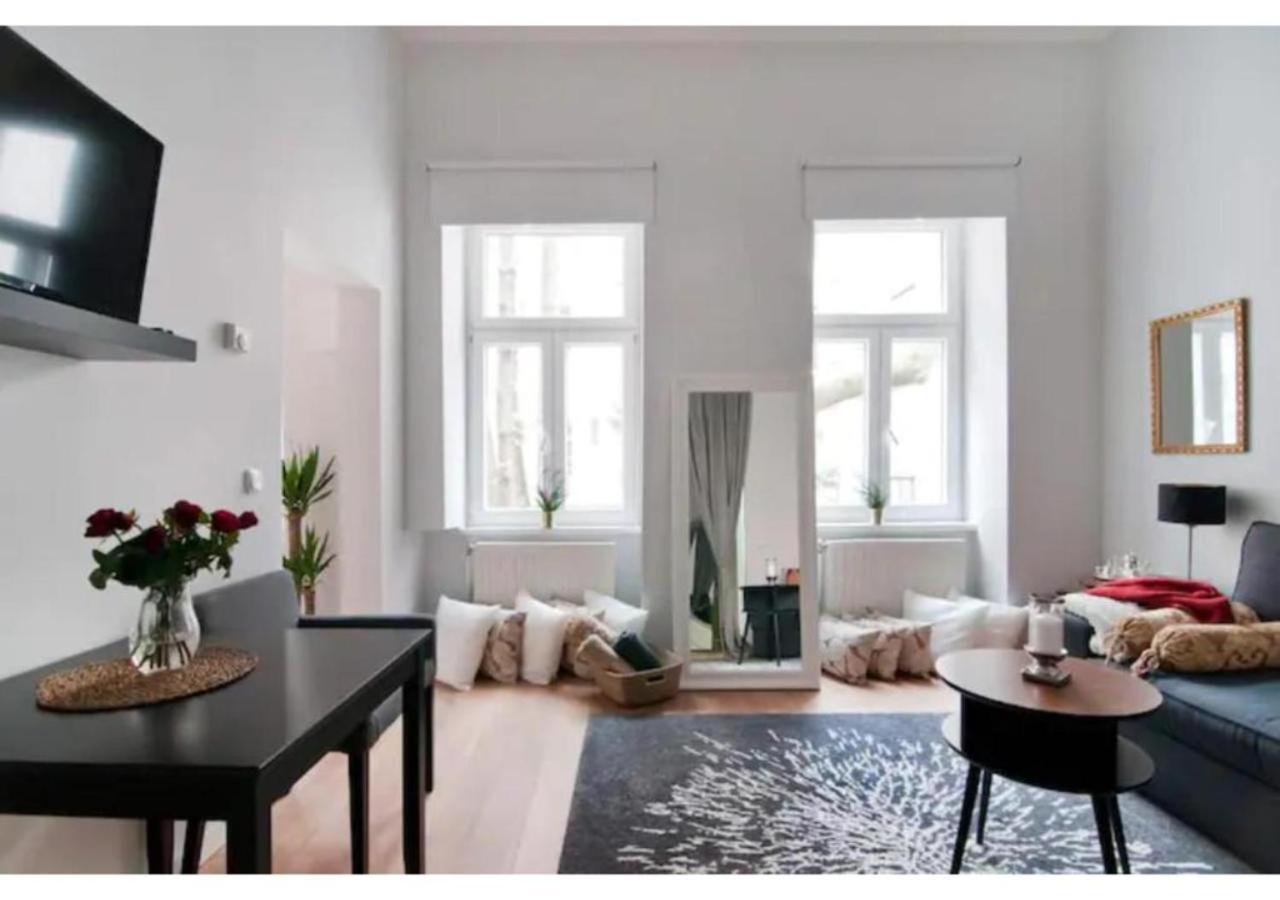 Apartamento Luxurious And Bright, 5 Min To City Center Viena Exterior foto